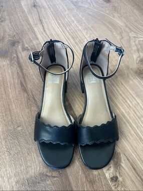 Dolce Vita Black Scalloped Ankle-Strap Dress Sandals | Size 3